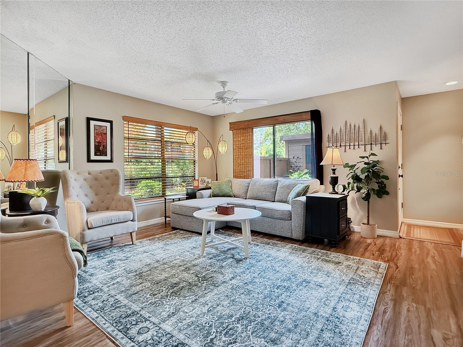 Image 8 of 27 For 1001 Lennox Road W