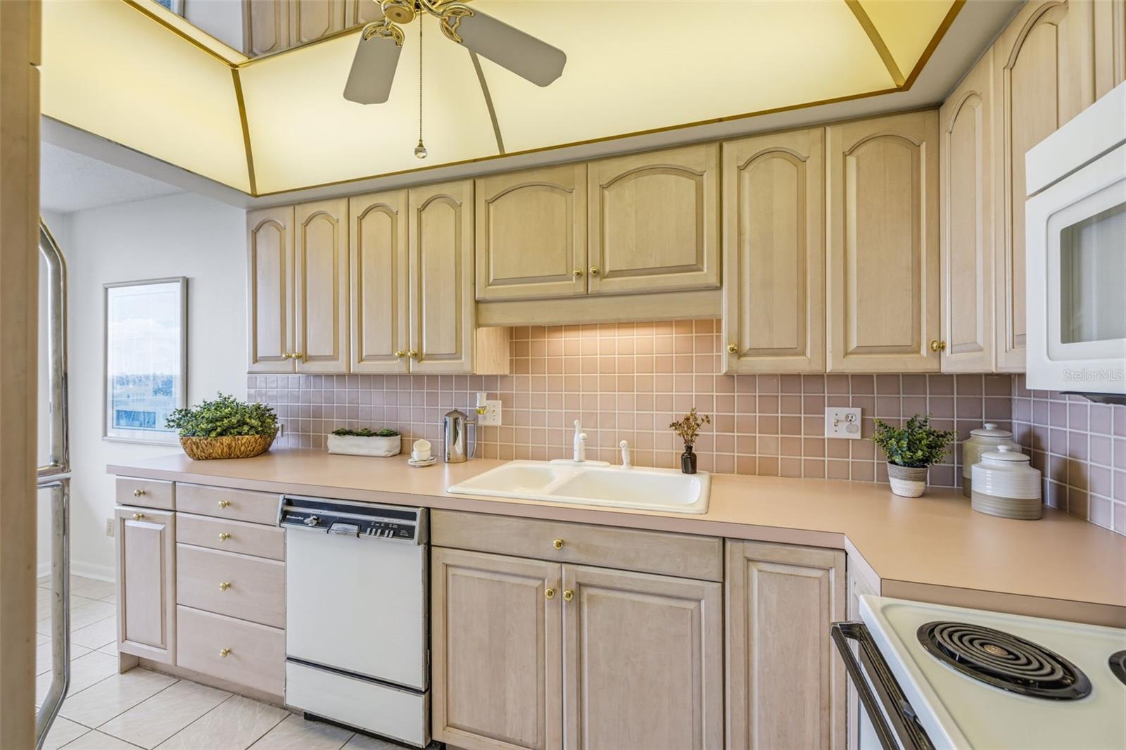 Image 19 of 59 For 9495 Blind Pass Road 603