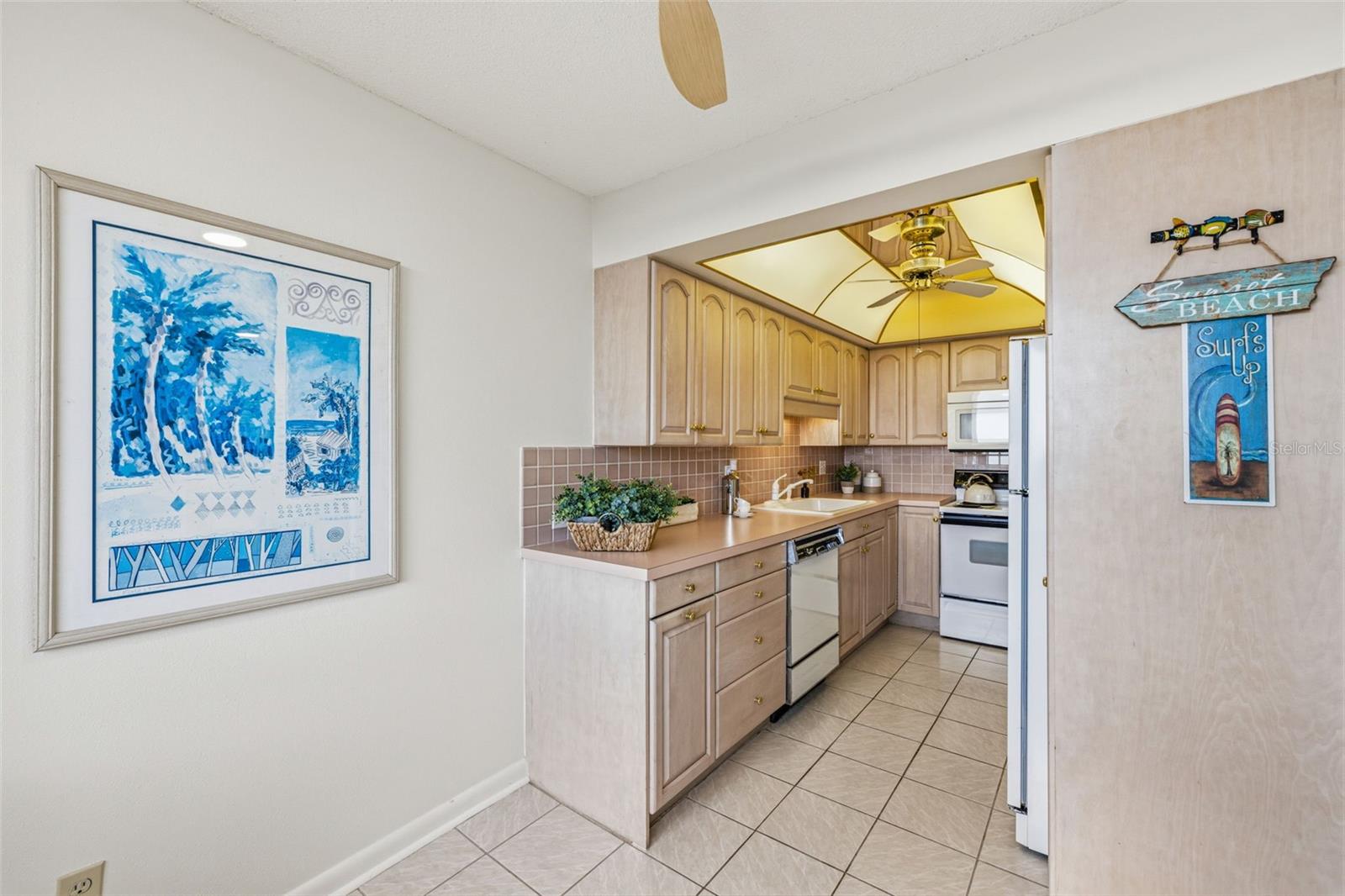 Image 20 of 59 For 9495 Blind Pass Road 603