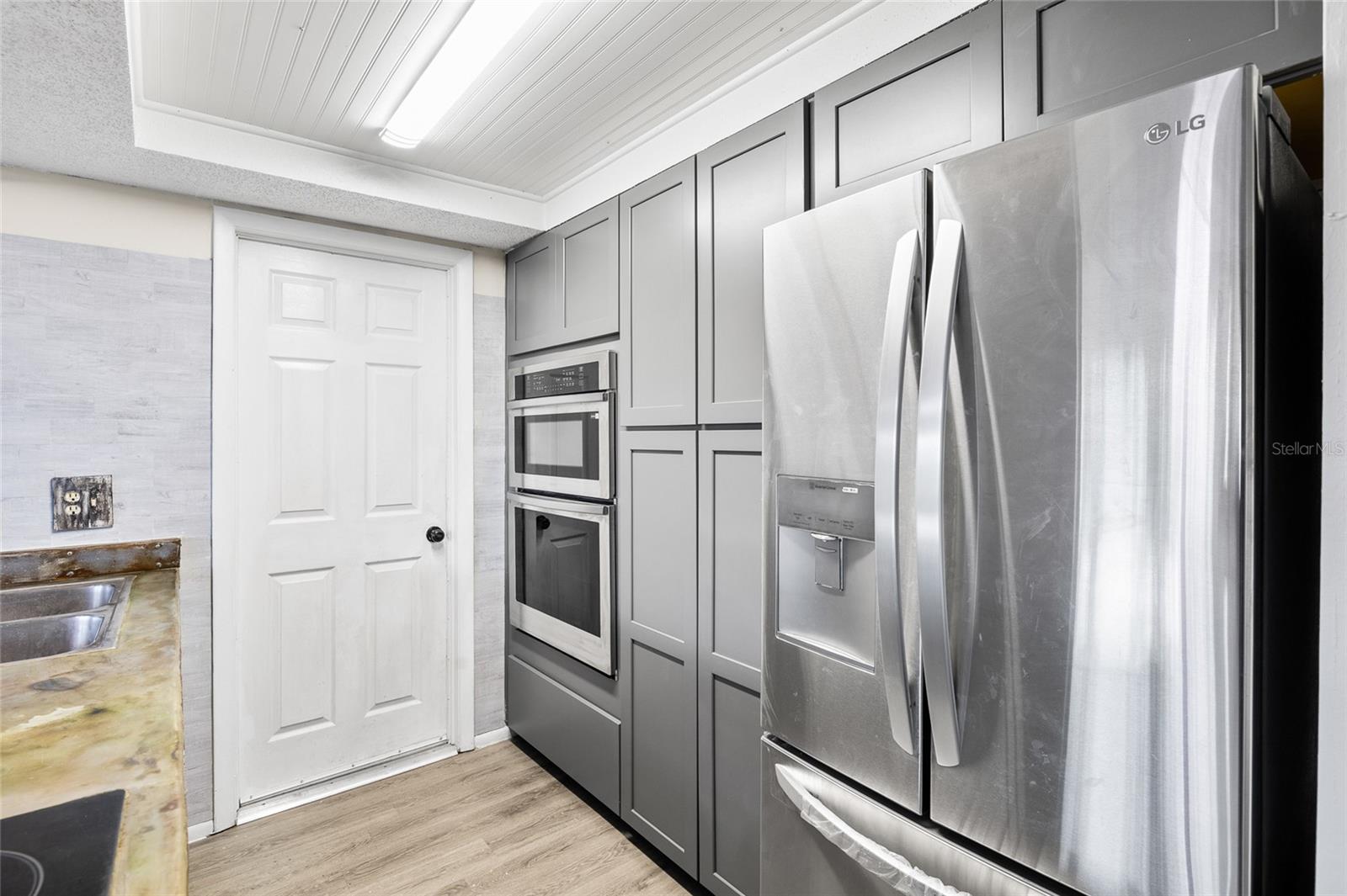 Image 10 of 36 For 6744 Greenwich Avenue