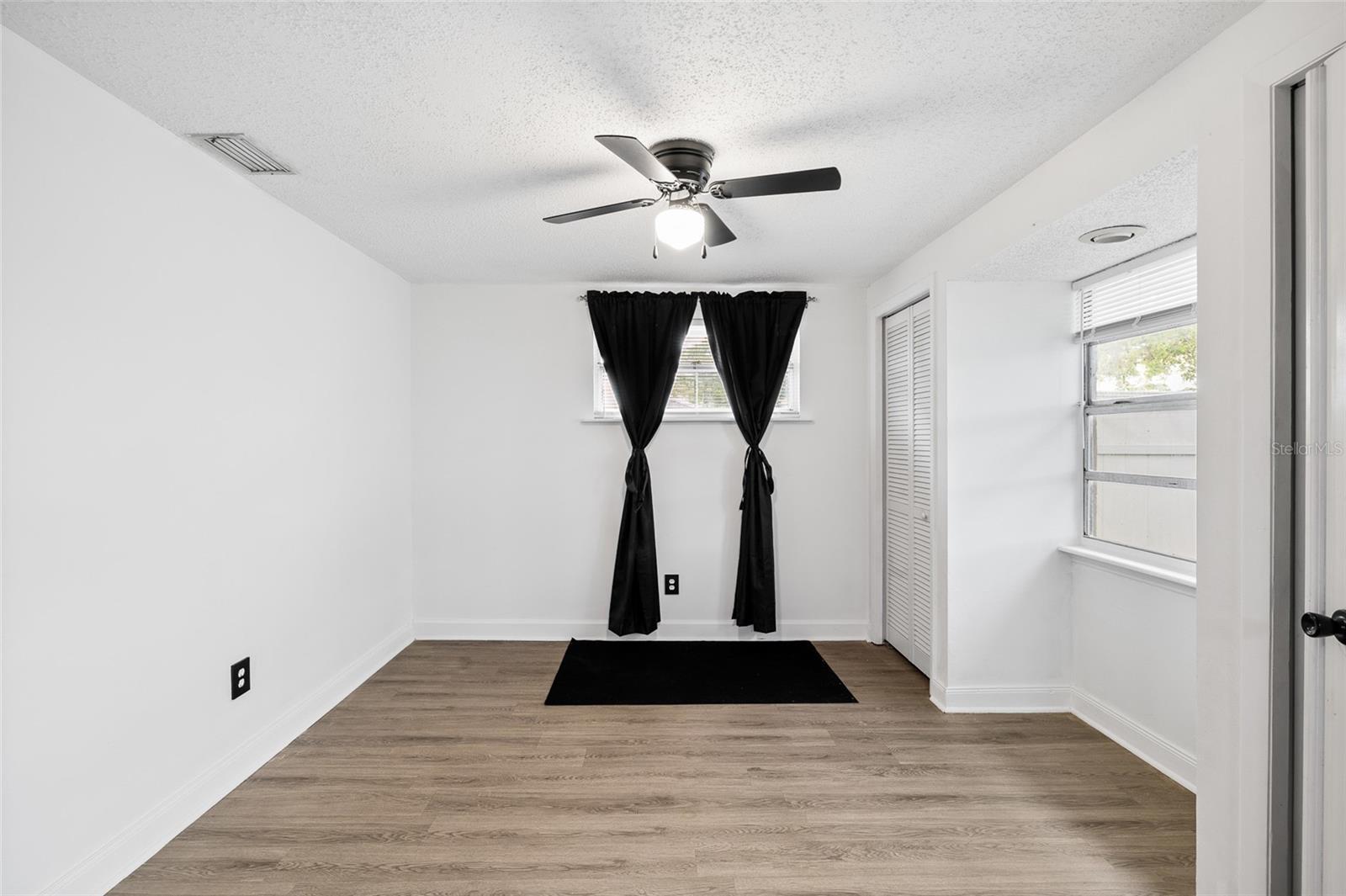 Image 25 of 36 For 6744 Greenwich Avenue