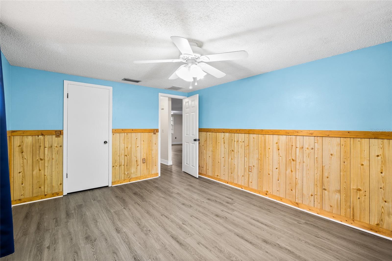 Image 28 of 36 For 6744 Greenwich Avenue