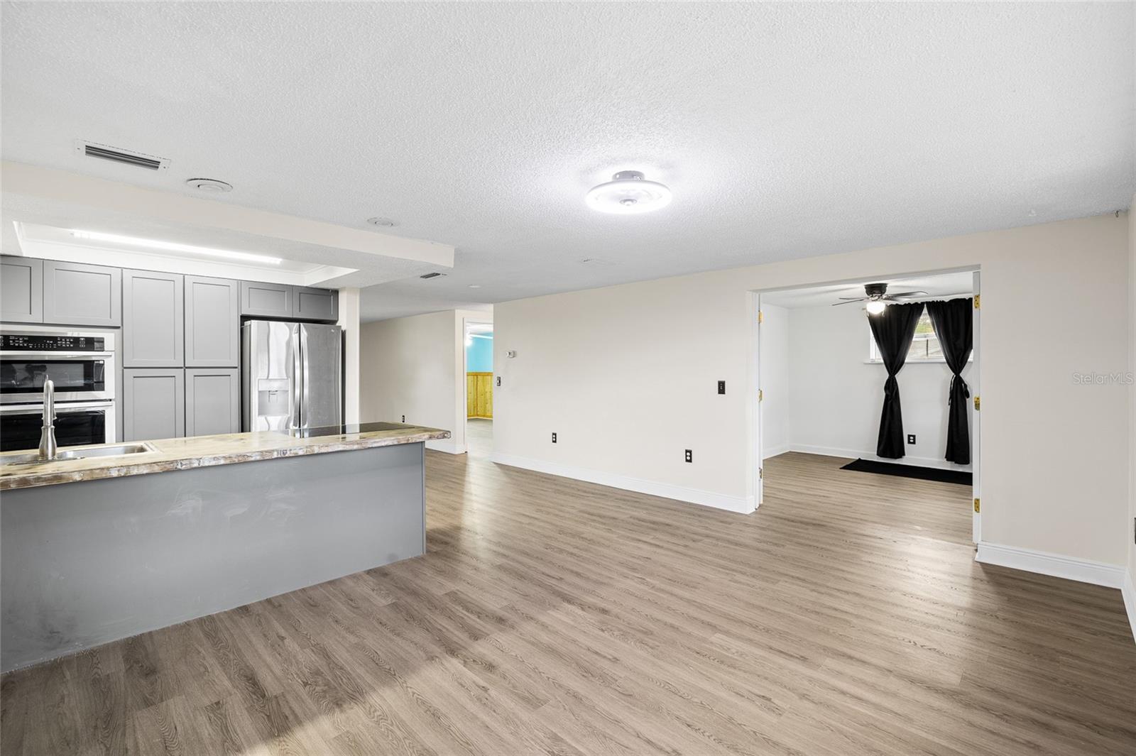 Image 7 of 36 For 6744 Greenwich Avenue