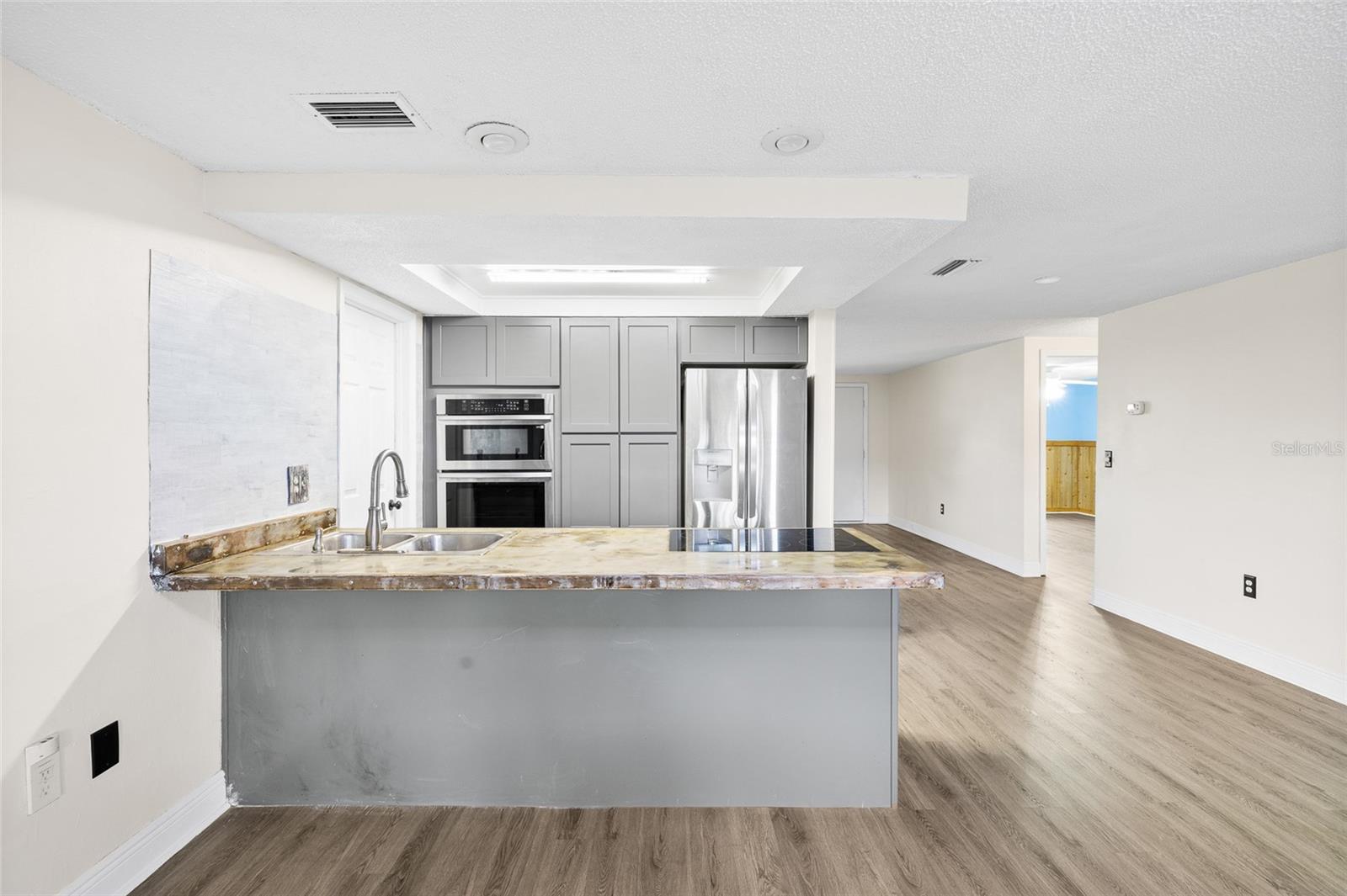 Image 8 of 36 For 6744 Greenwich Avenue