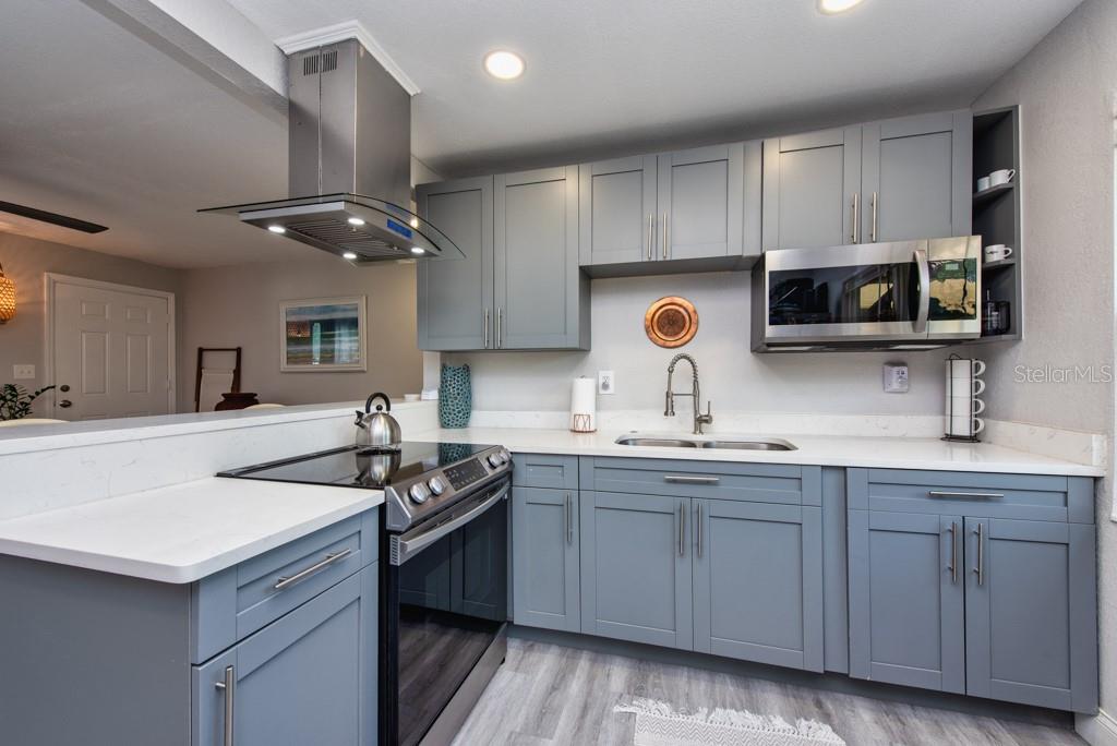 Image 10 of 40 For 1325 54th Avenue N