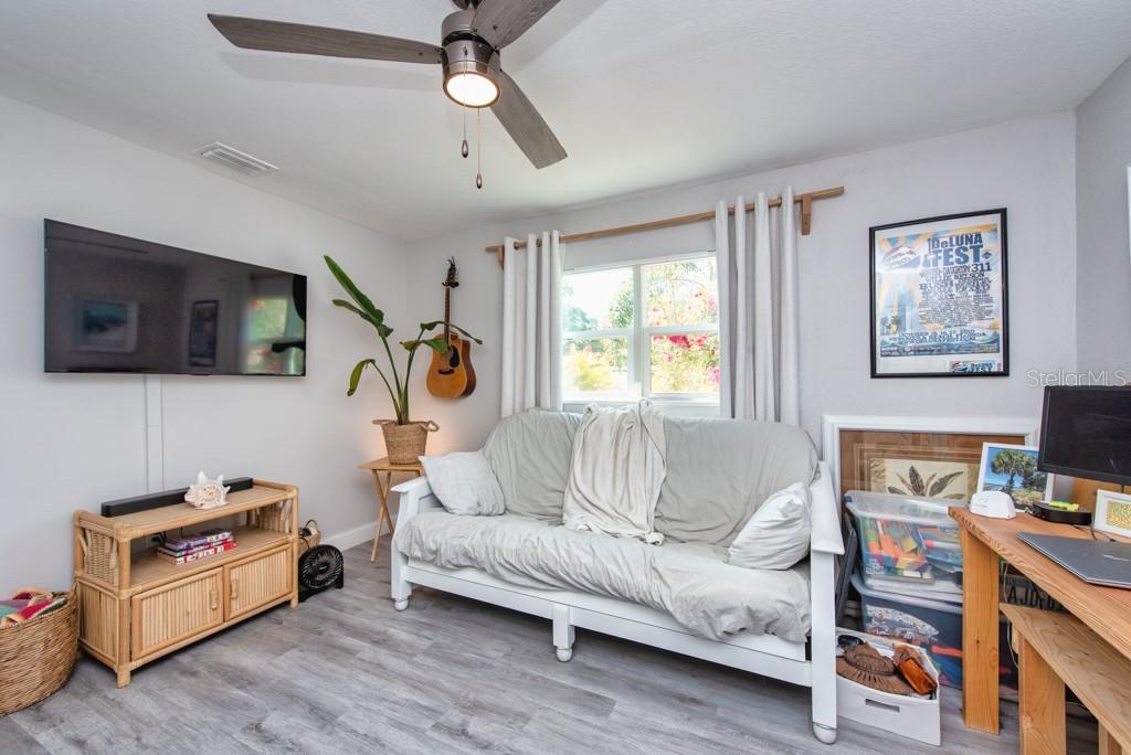 Image 14 of 40 For 1325 54th Avenue N