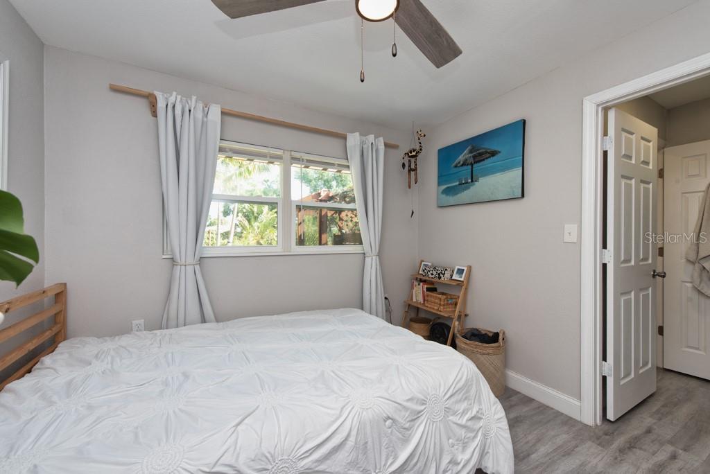 Image 16 of 40 For 1325 54th Avenue N