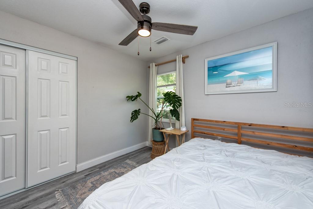 Image 17 of 40 For 1325 54th Avenue N