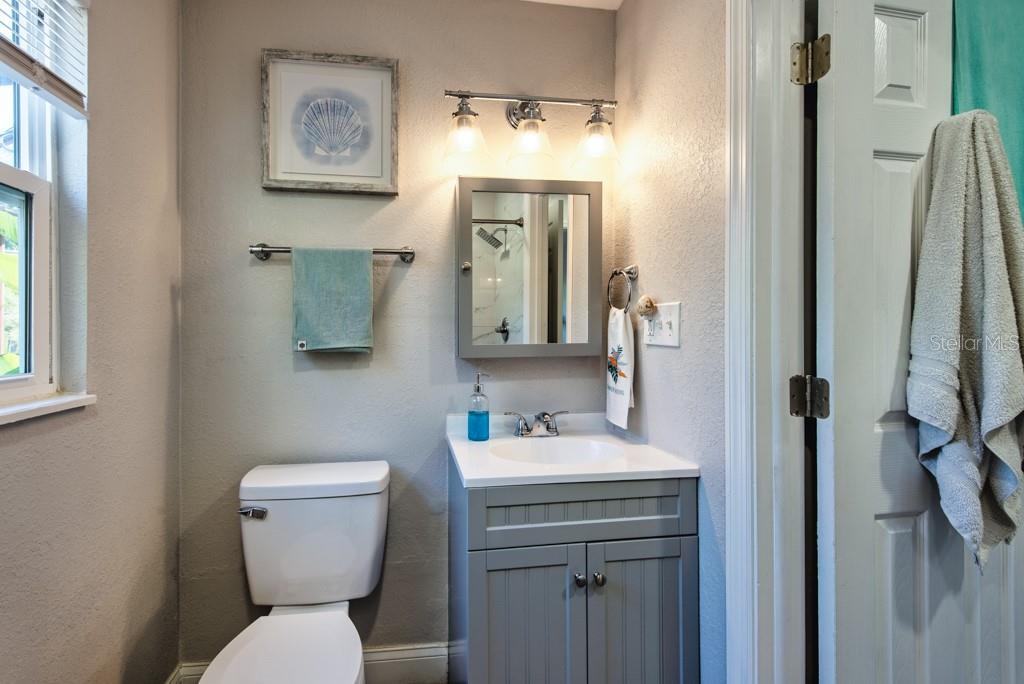 Image 19 of 40 For 1325 54th Avenue N