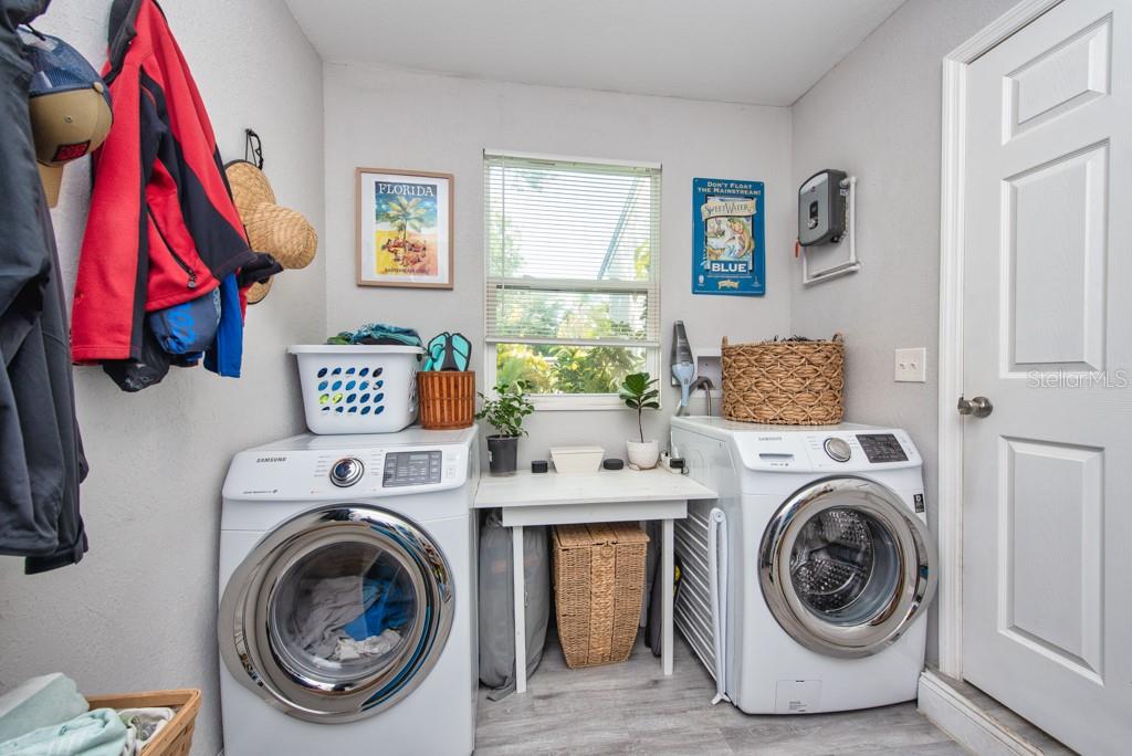 Image 21 of 40 For 1325 54th Avenue N