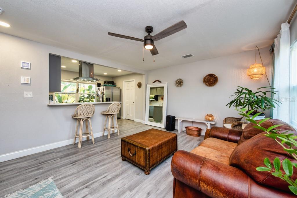 Image 3 of 40 For 1325 54th Avenue N