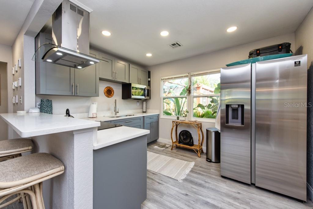 Image 8 of 40 For 1325 54th Avenue N