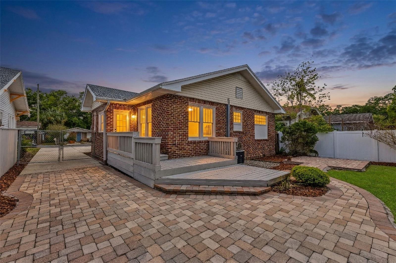 Listing photo id 24 for 305 Frierson Avenue