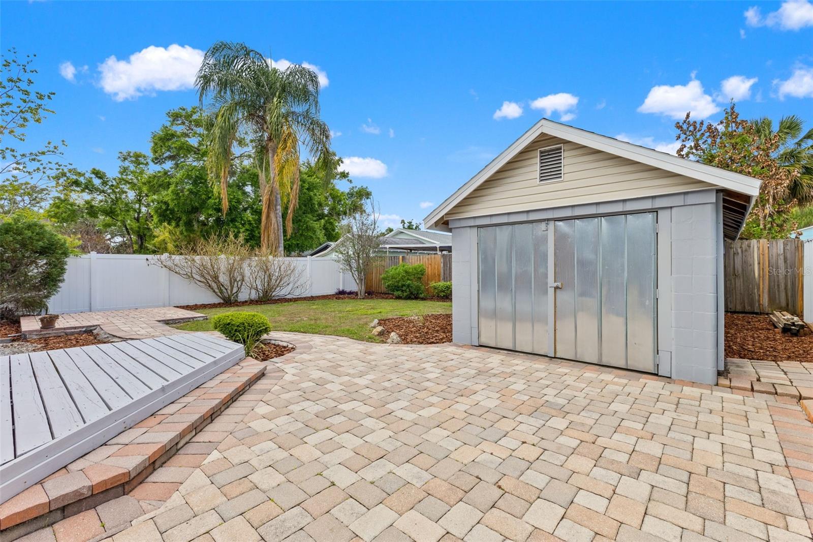 Listing photo id 25 for 305 Frierson Avenue