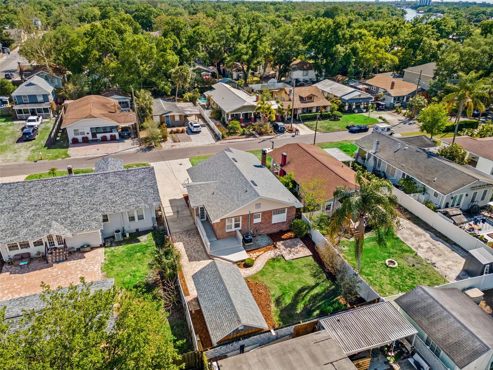 Listing photo id 40 for 305 Frierson Avenue