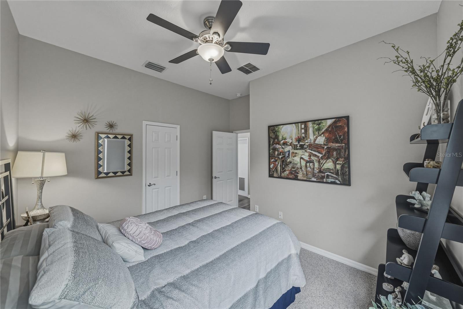 Listing photo id 41 for 19743 Prince Benjamin Drive