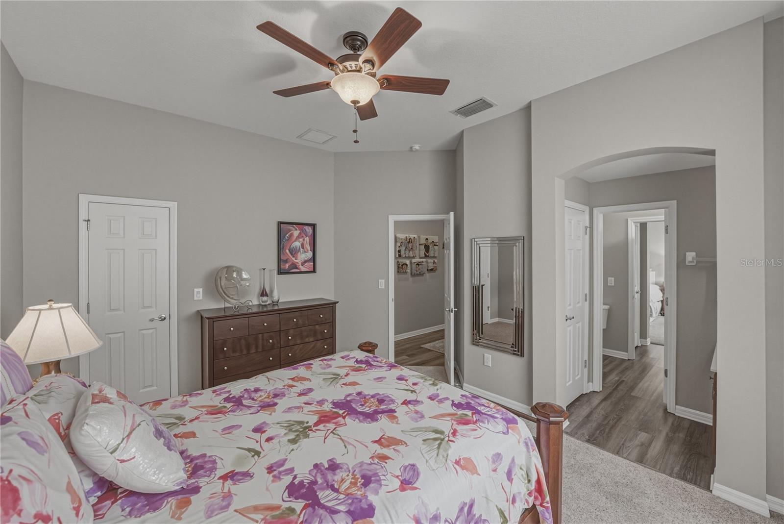 Listing photo id 52 for 19743 Prince Benjamin Drive