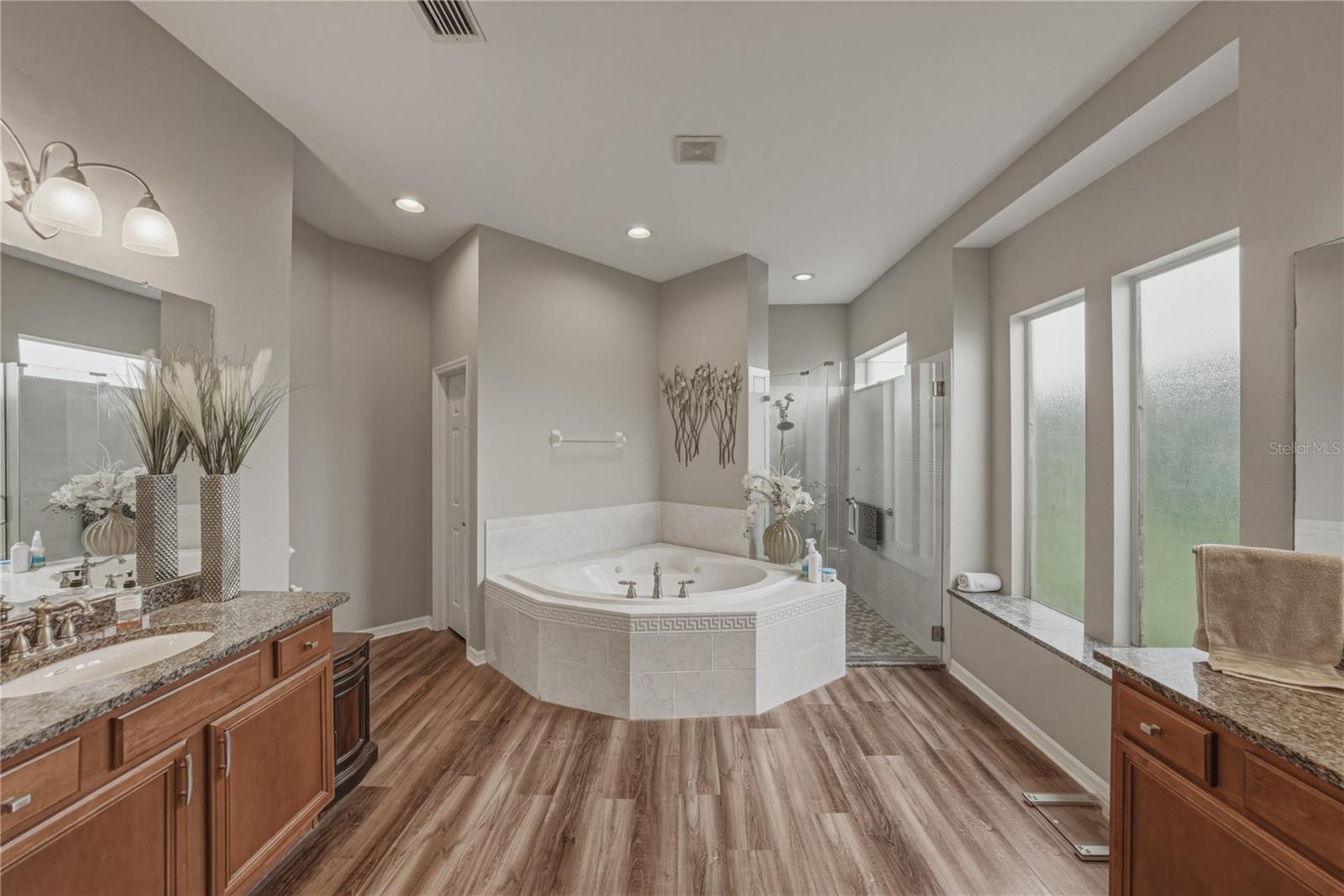 Listing photo id 60 for 19743 Prince Benjamin Drive