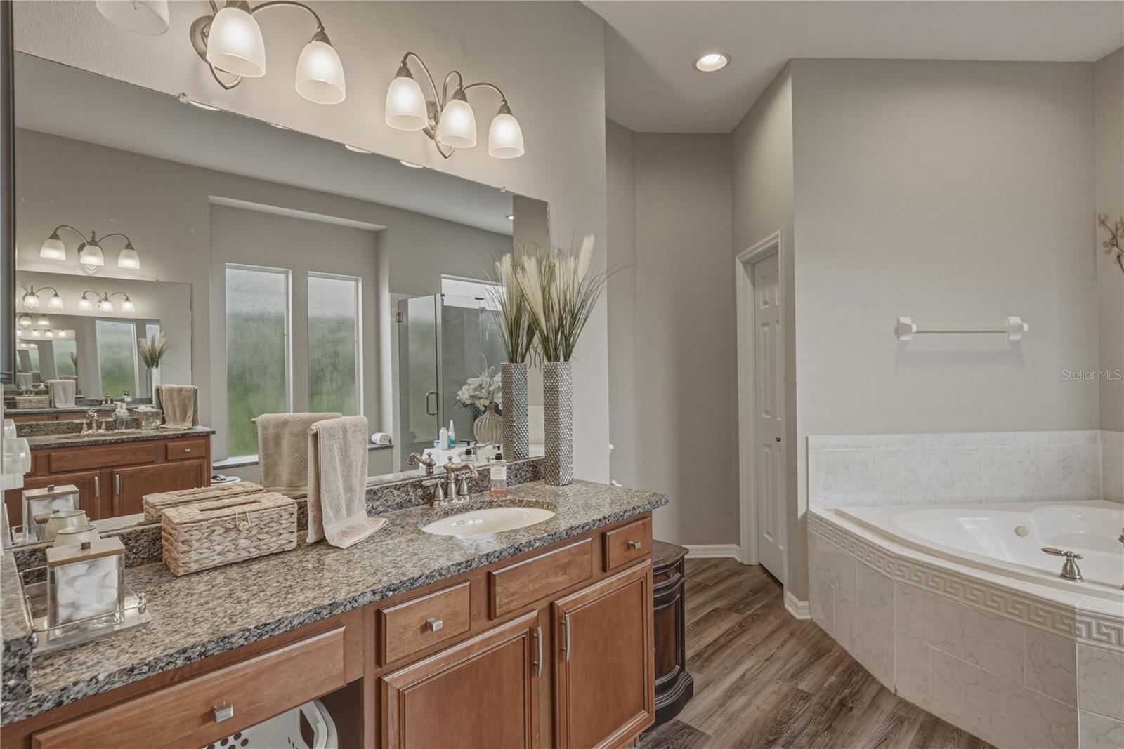 Listing photo id 61 for 19743 Prince Benjamin Drive