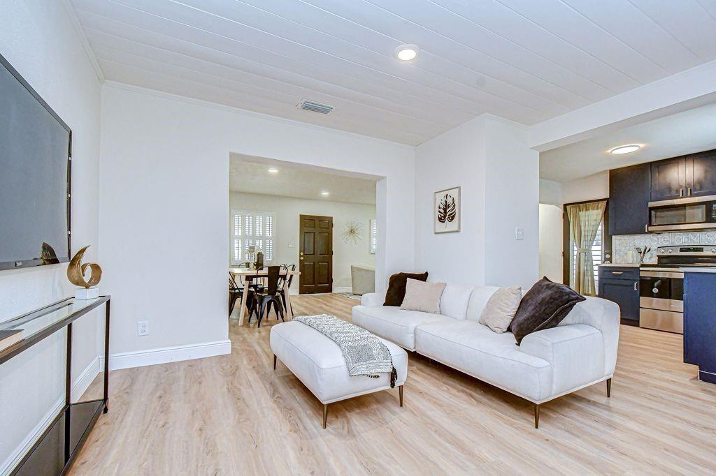 Image 9 of 18 For 1511 North Street