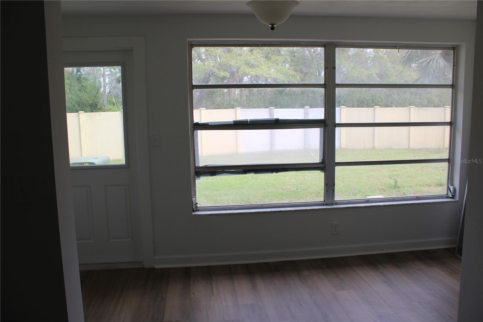 Image 11 of 20 For 4463 Rustic Drive D