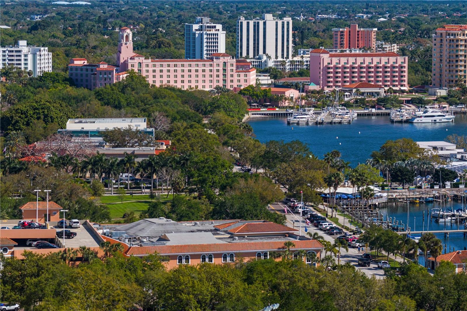 Listing photo id 11 for 199 Dali Boulevard 1002