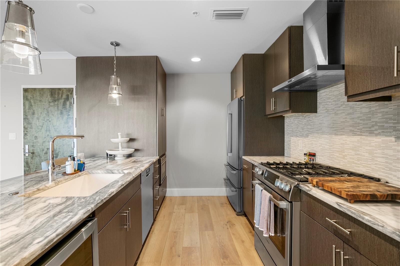 Listing photo id 26 for 199 Dali Boulevard 1002