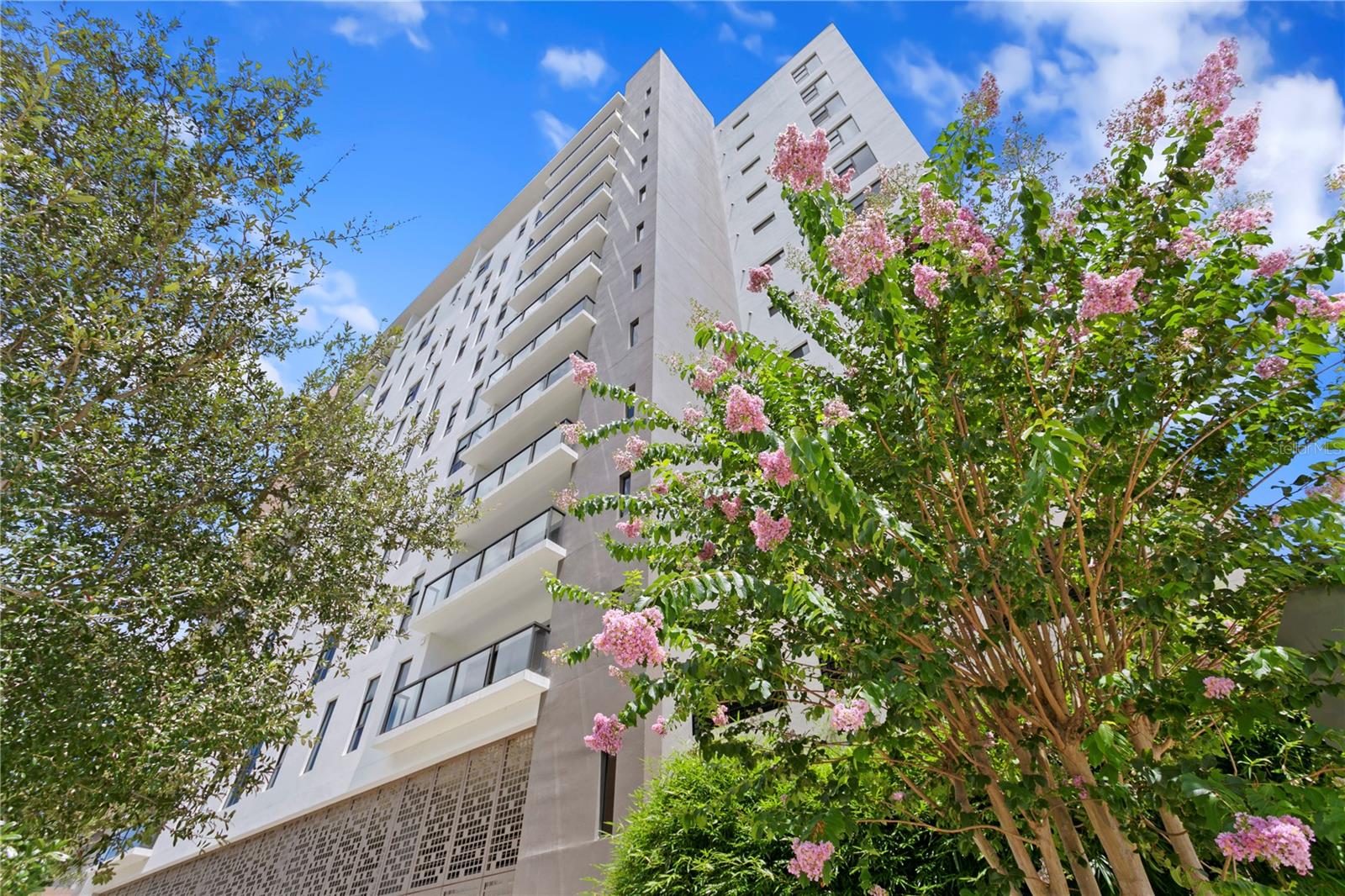 Listing photo id 38 for 199 Dali Boulevard 1002