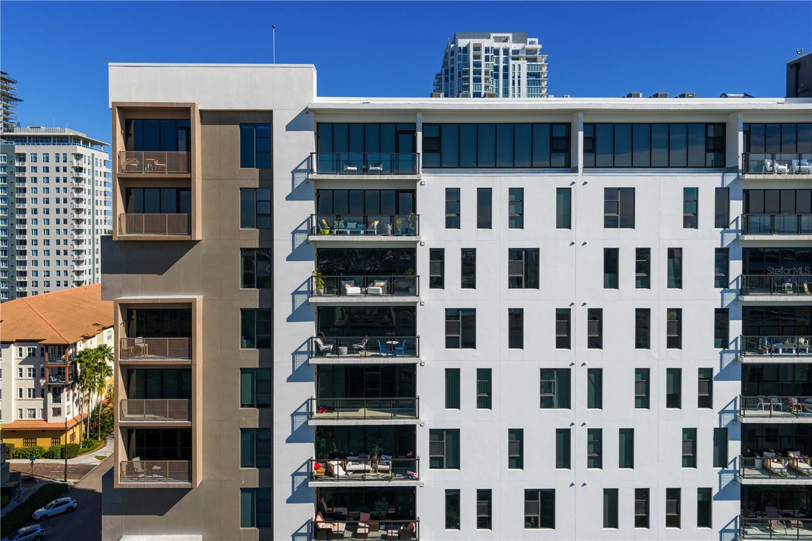 Listing photo id 46 for 199 Dali Boulevard 1002