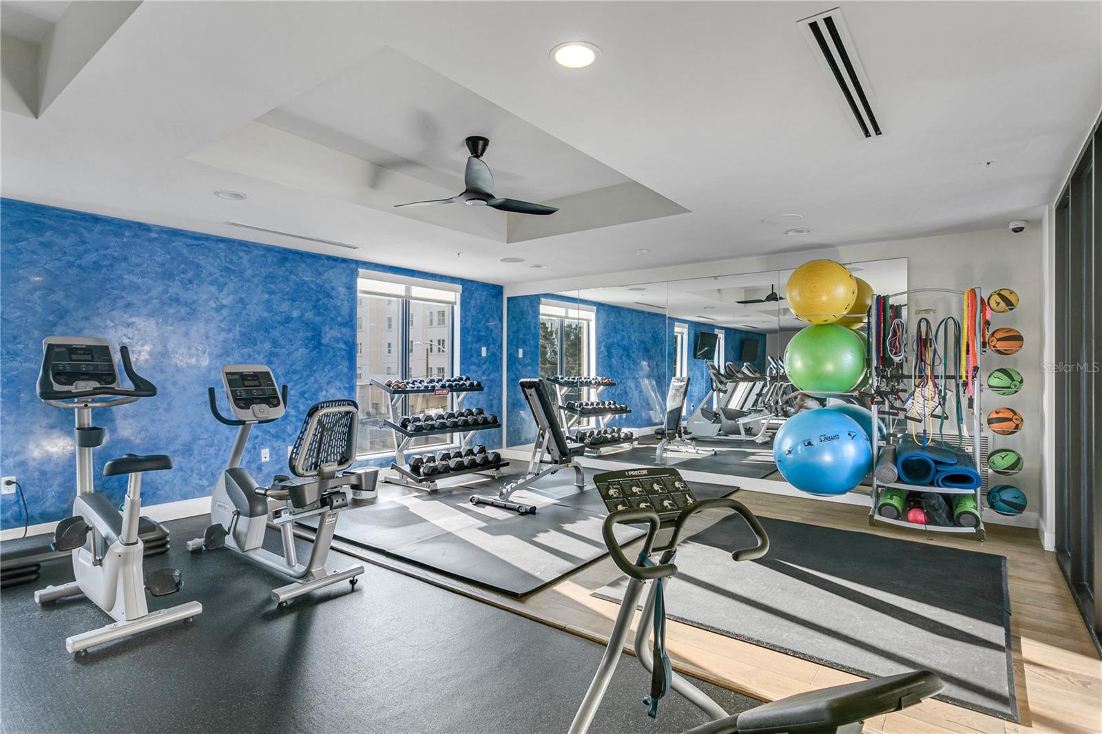 Listing photo id 70 for 199 Dali Boulevard 1002