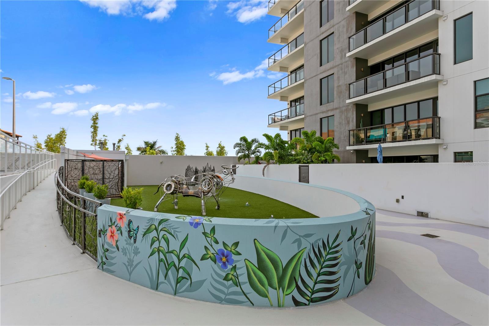 Listing photo id 81 for 199 Dali Boulevard 1002