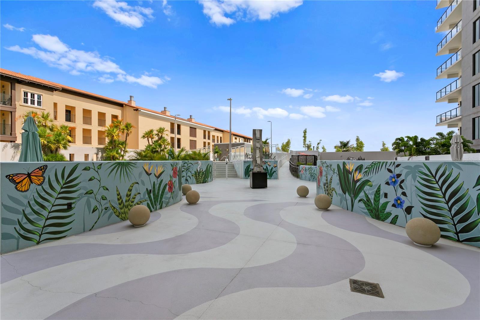 Listing photo id 83 for 199 Dali Boulevard 1002