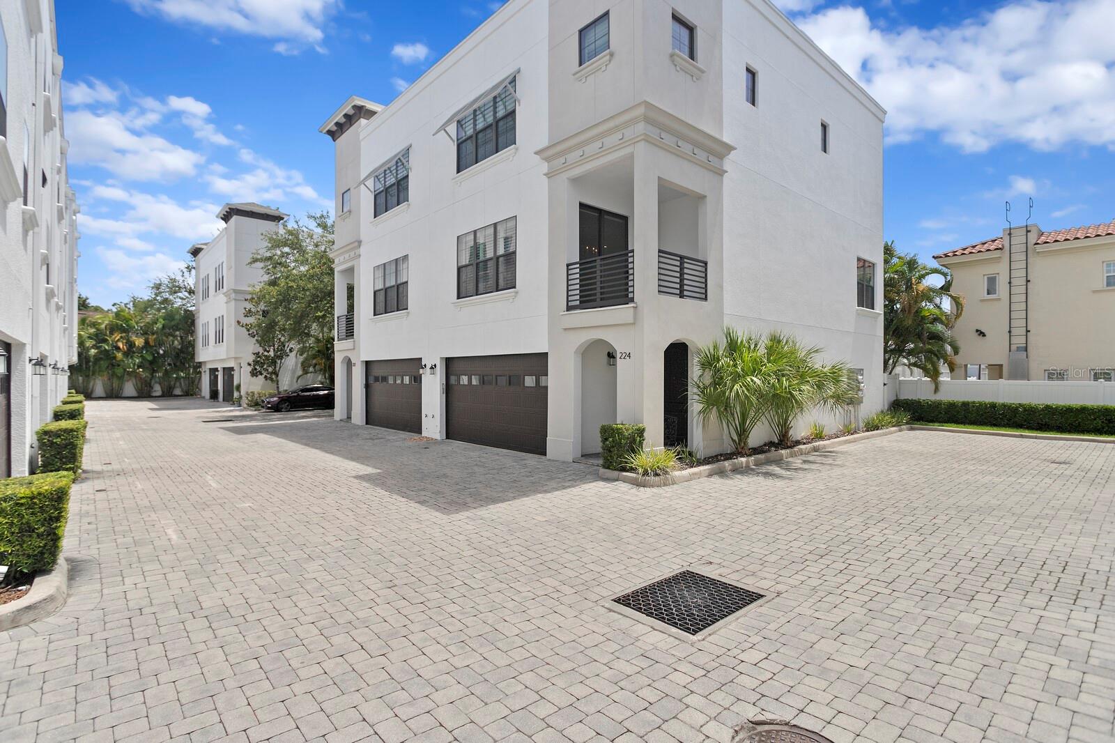 Image 29 of 31 For 224 Audubon Avenue