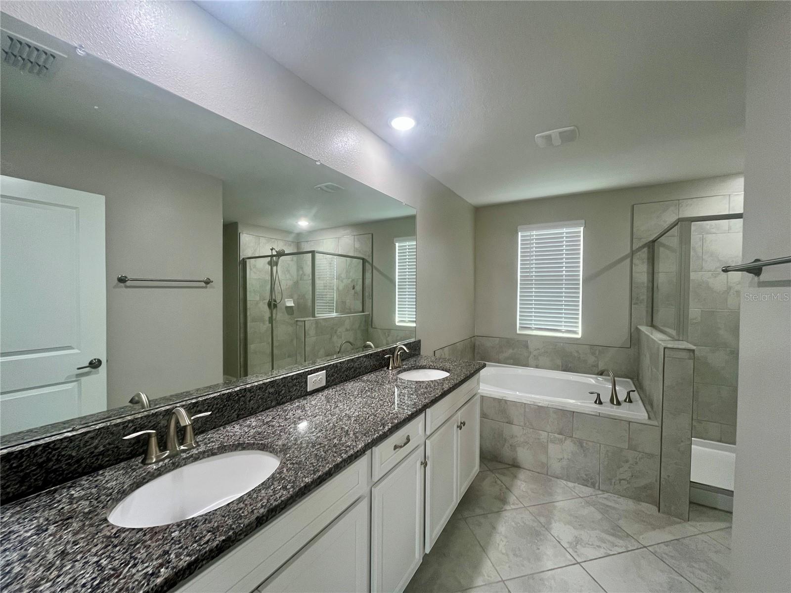 Image 19 of 31 For 25149 Lambrusco Loop