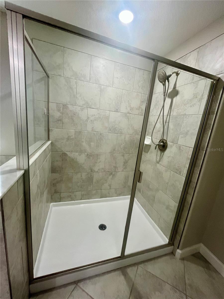 Image 20 of 31 For 25149 Lambrusco Loop