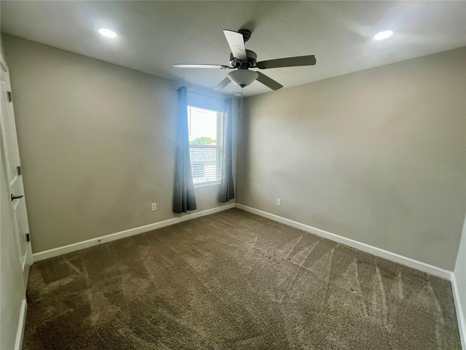 Image 27 of 31 For 25149 Lambrusco Loop