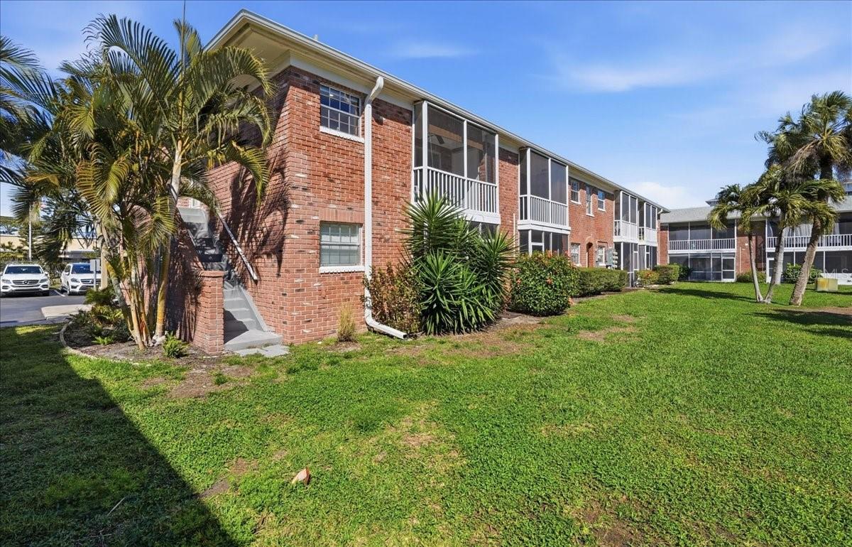 Image 18 of 23 For 3580 38th Avenue S 96