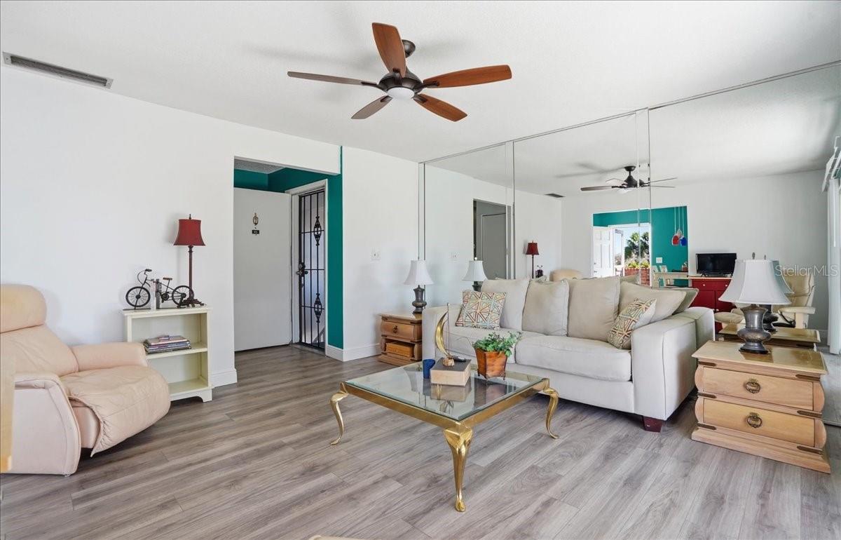 Image 5 of 23 For 3580 38th Avenue S 96