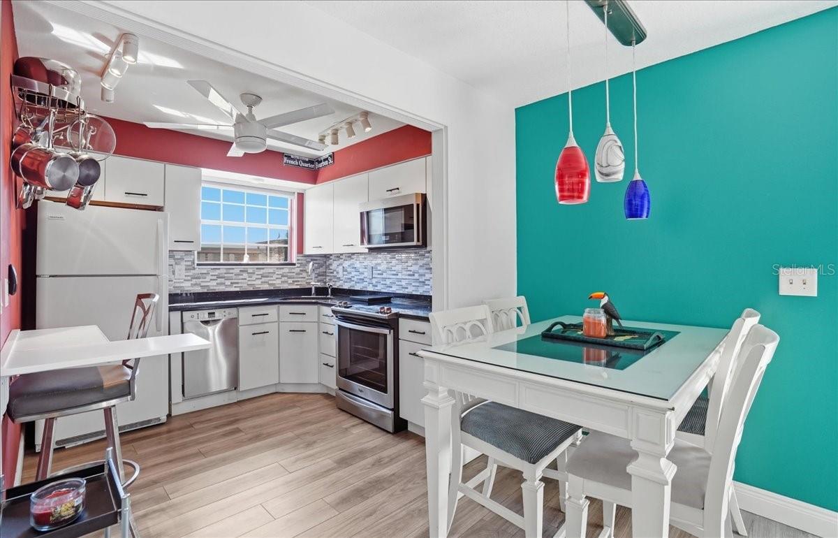 Image 9 of 23 For 3580 38th Avenue S 96