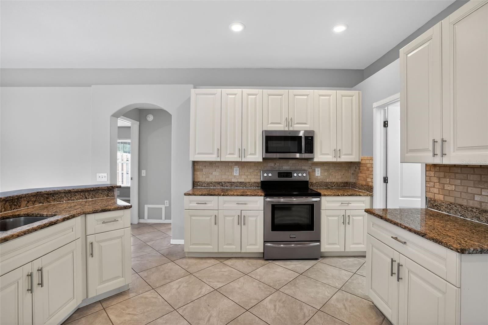 Image 18 of 36 For 3725 Hollow Wood Drive