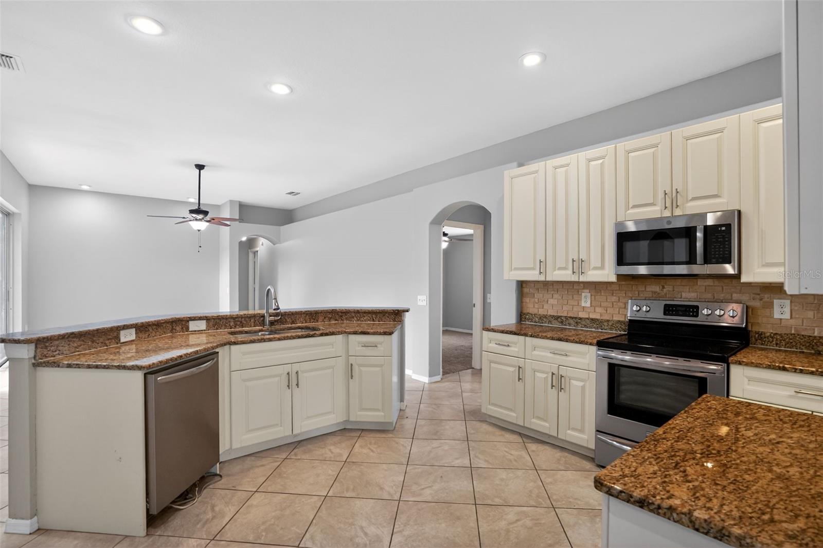 Image 19 of 36 For 3725 Hollow Wood Drive