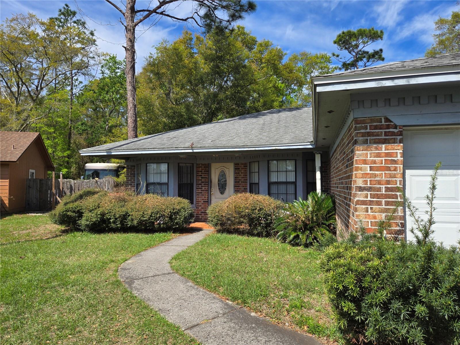 Image 2 of 8 For 11350 Island Shore Drive W