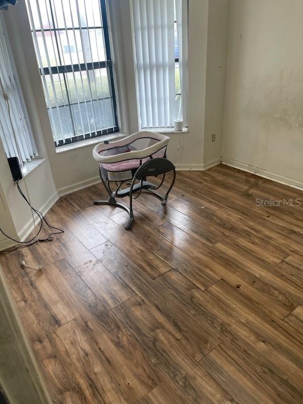 Image 5 of 8 For 11350 Island Shore Drive W