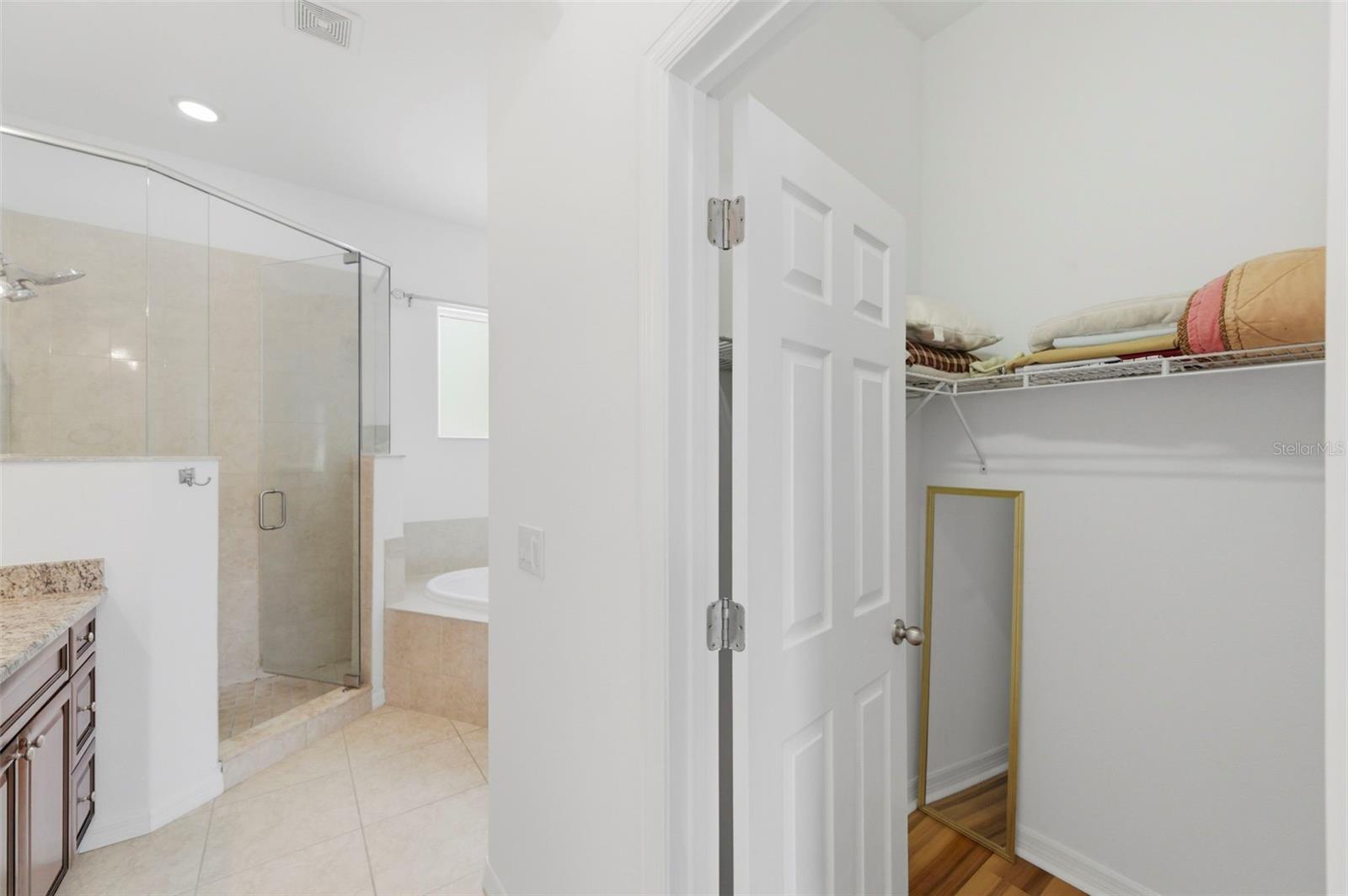 Image 27 of 62 For 4118 Woodacre Lane