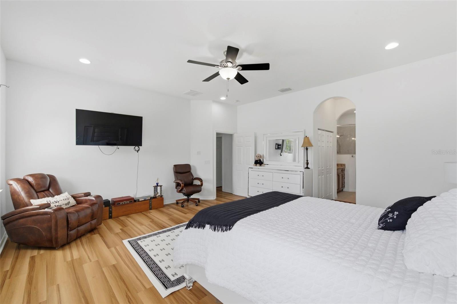 Image 28 of 62 For 4118 Woodacre Lane