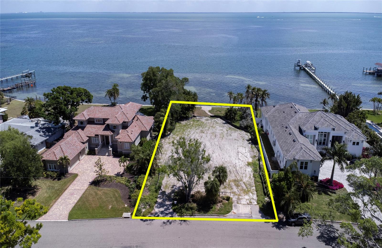 Image 14 of 30 For 5926 Bahama Shores Drive S