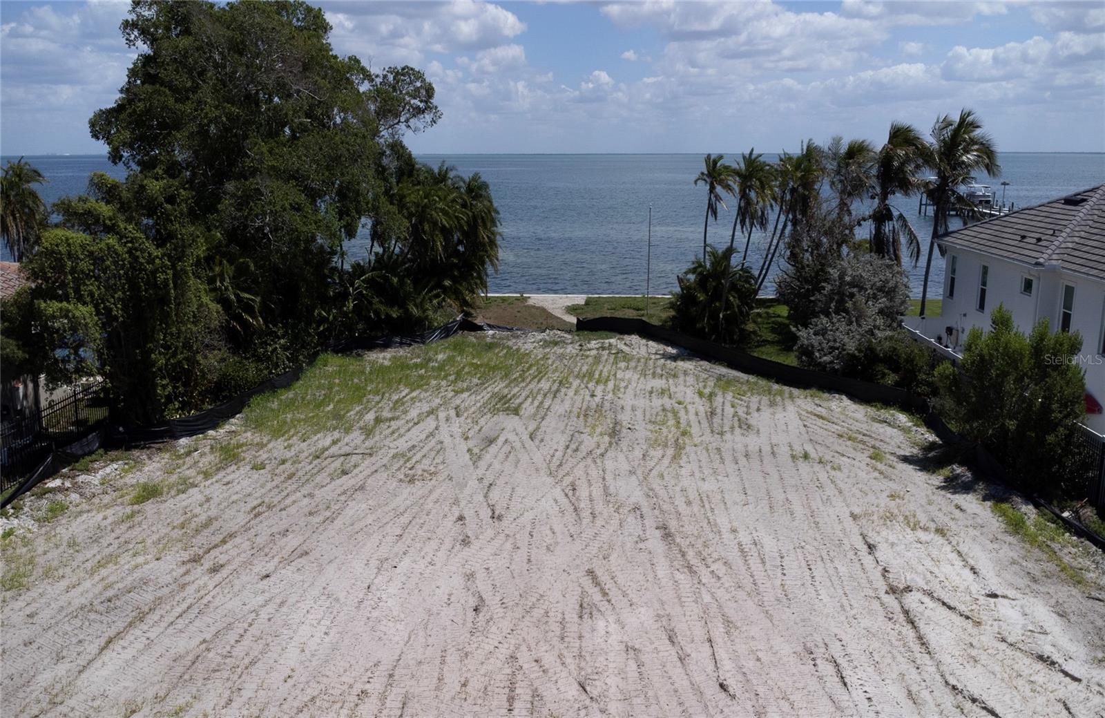 Image 15 of 30 For 5926 Bahama Shores Drive S