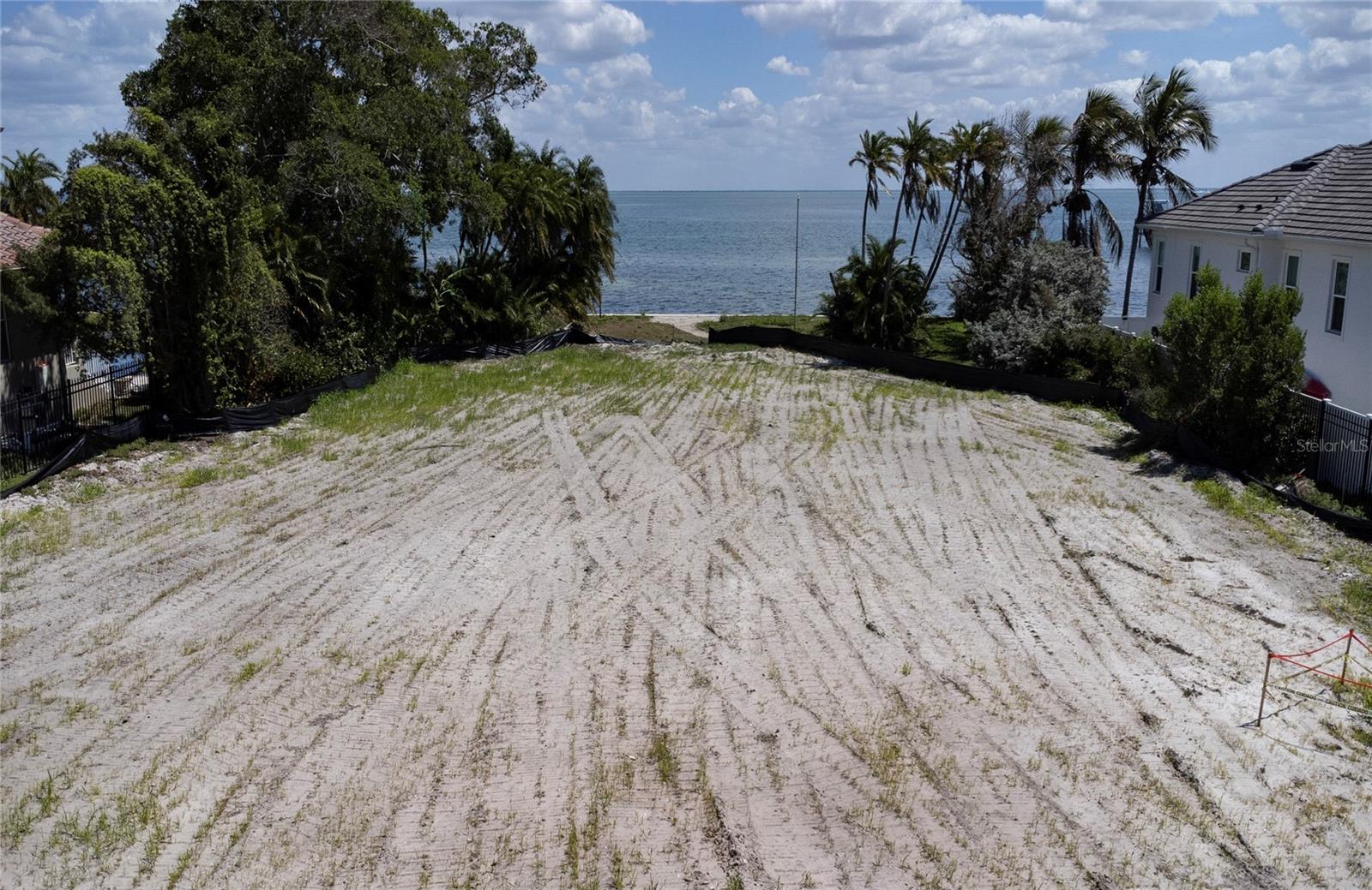 Image 16 of 30 For 5926 Bahama Shores Drive S