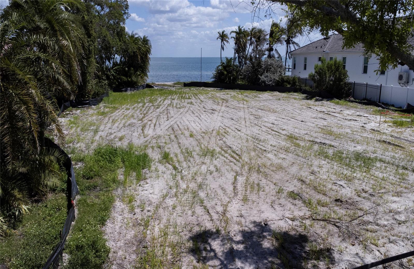 Image 17 of 30 For 5926 Bahama Shores Drive S