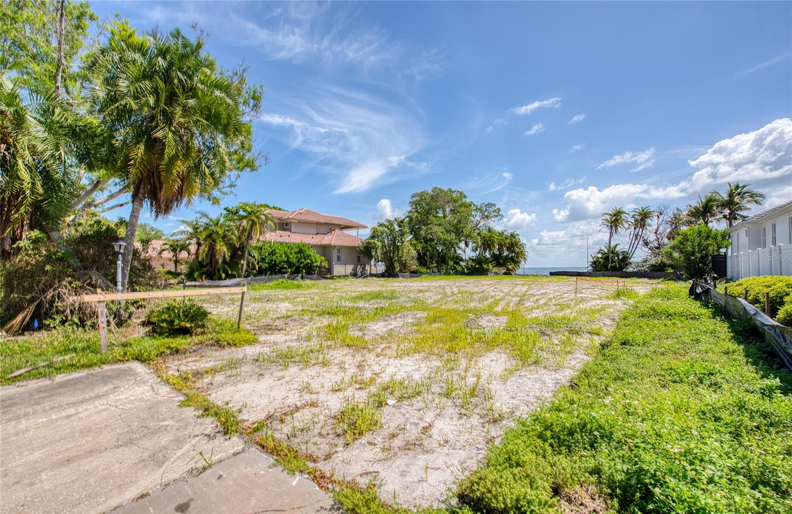 Image 20 of 30 For 5926 Bahama Shores Drive S